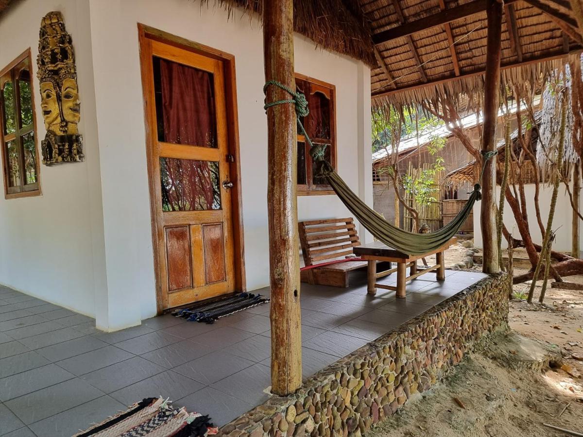 Sunboo Beach Bungalows كوه رونغ ساملوم المظهر الخارجي الصورة