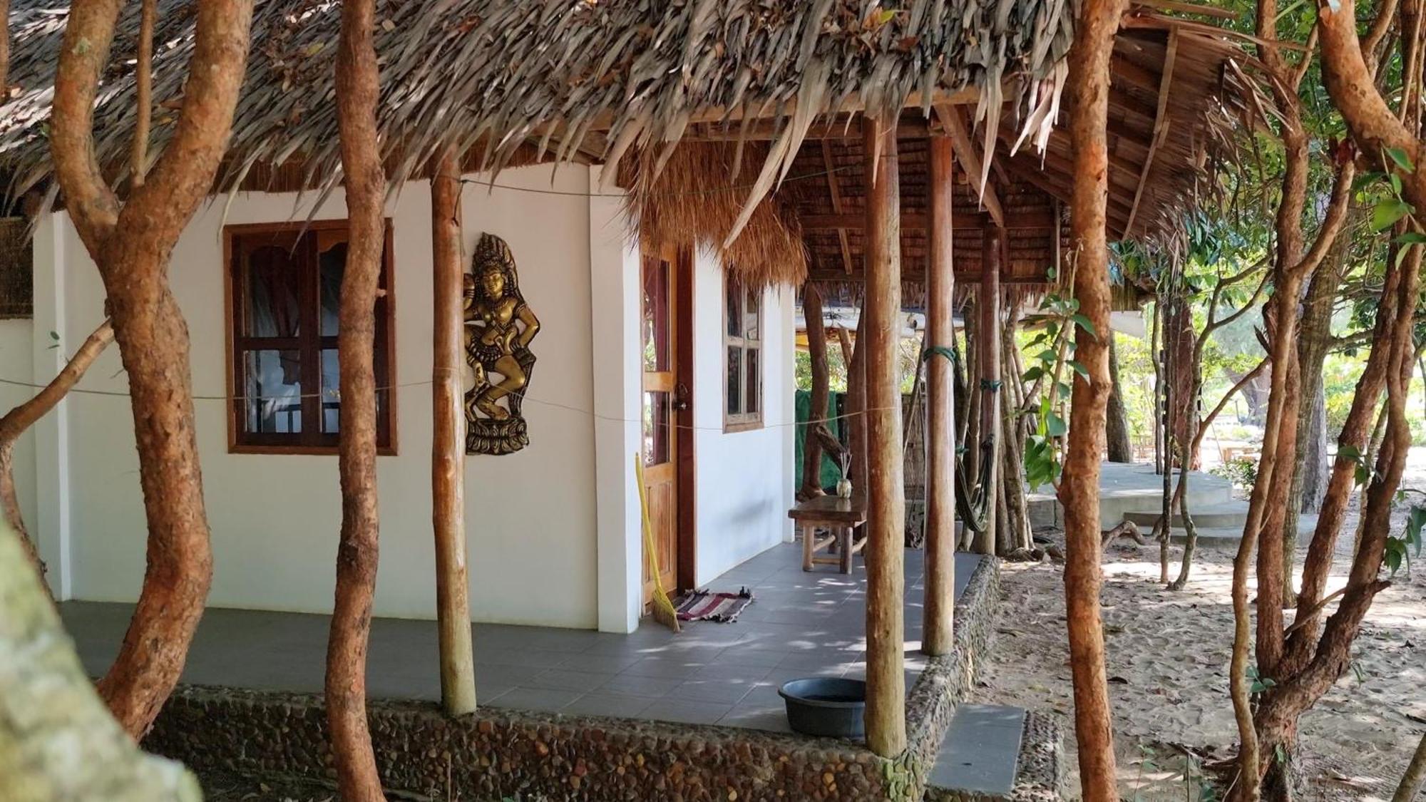 Sunboo Beach Bungalows كوه رونغ ساملوم المظهر الخارجي الصورة